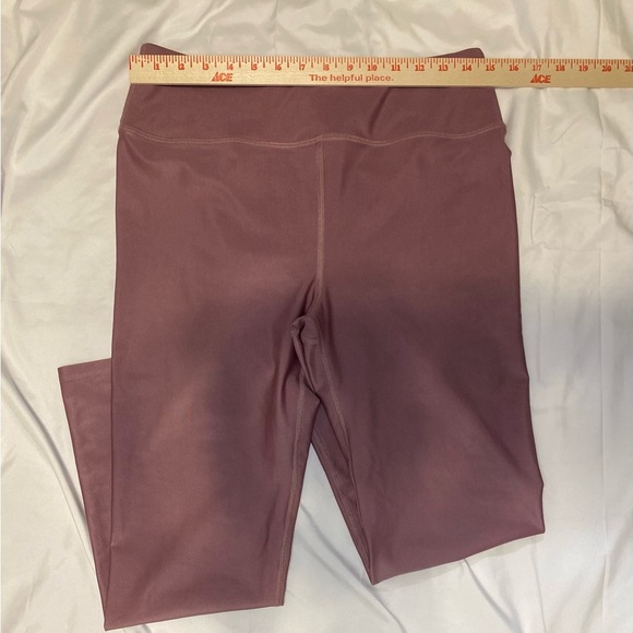 Noli Activewear Liquid Gloss Leggings • Metallic Lilac • Size XL - Picture 4 of 6